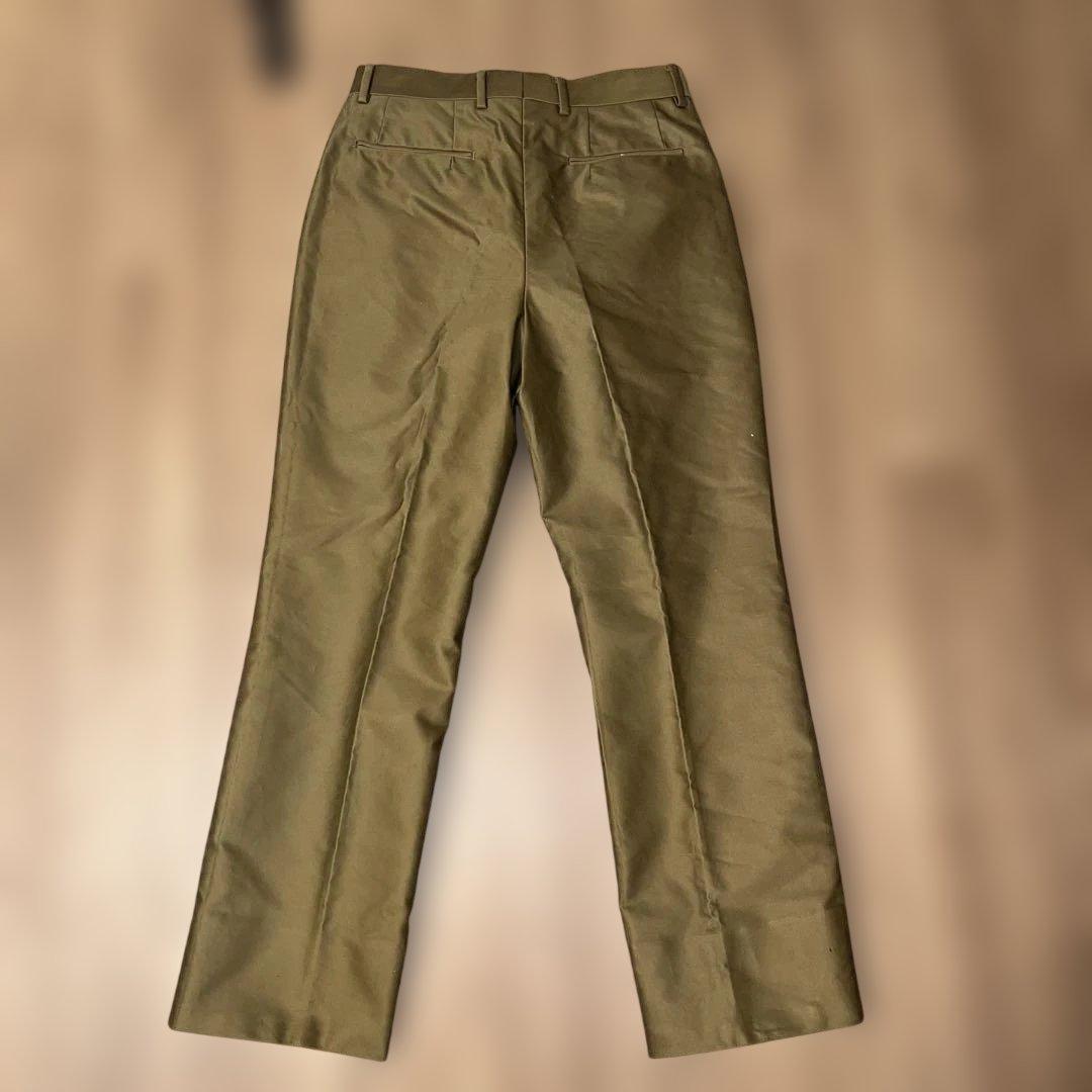 NEAT プリーツ入り チノパン オリーブ