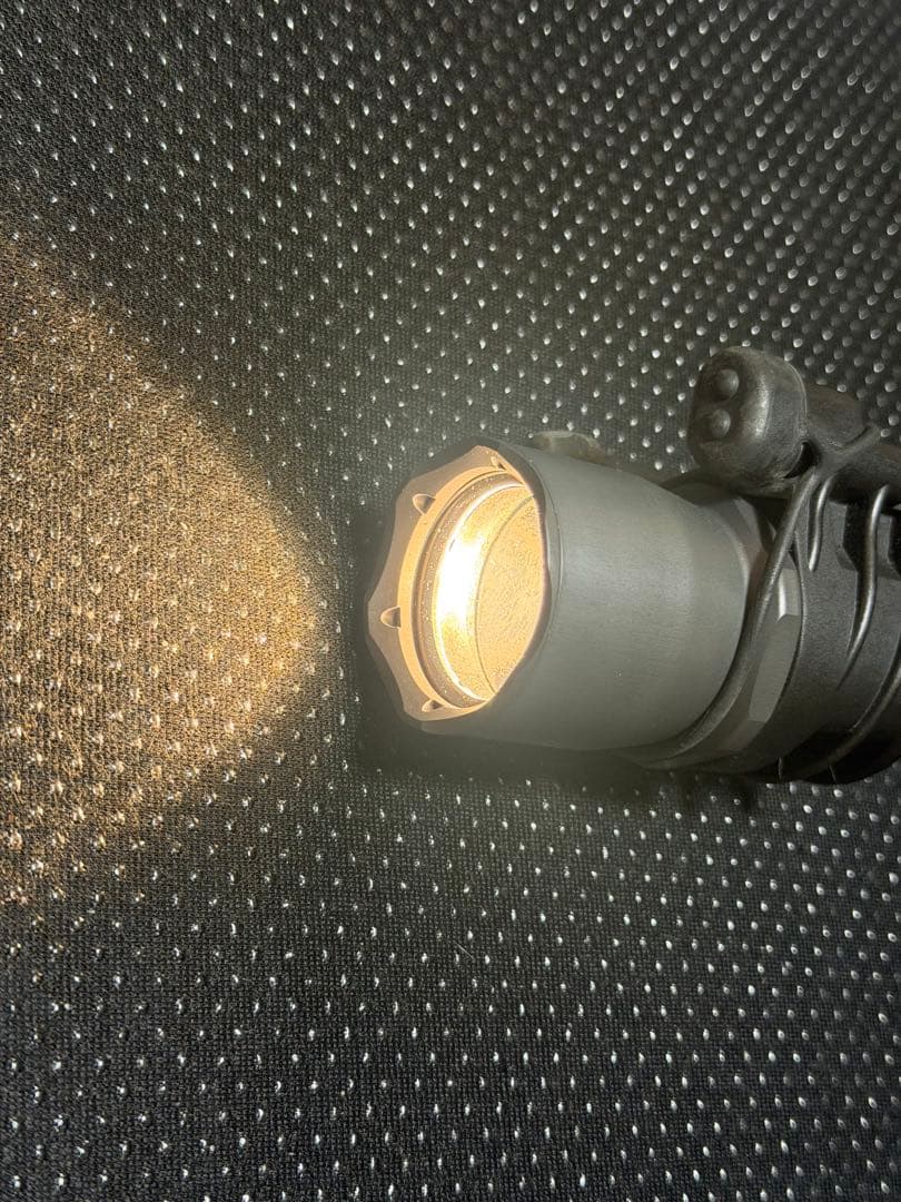 出品は今週末迄　実物　surefire シュアファイア M910A