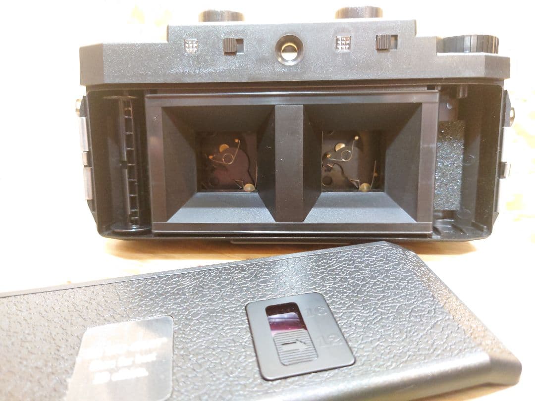 Holga 120 3D ステレオカメラ