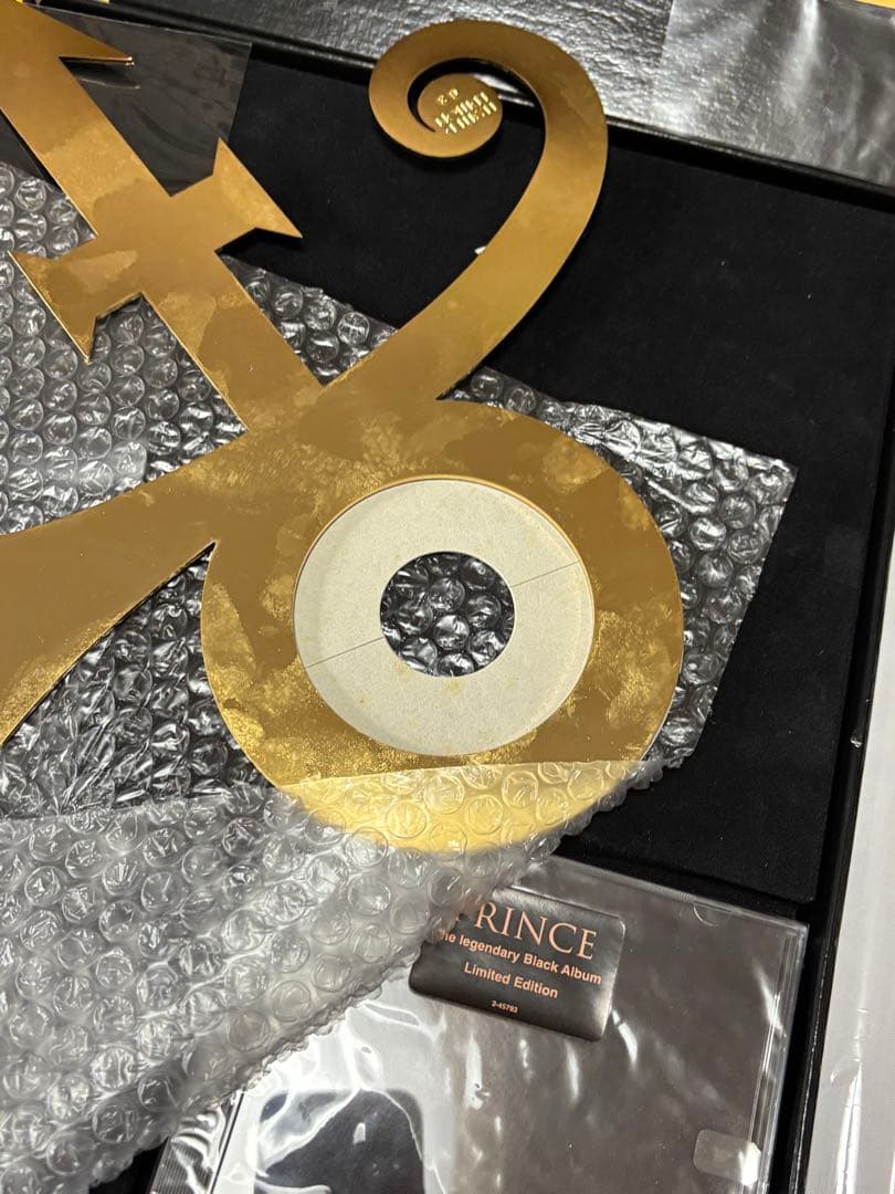 プリンス シンボルマーク ゴールド　Black Album未開封付き