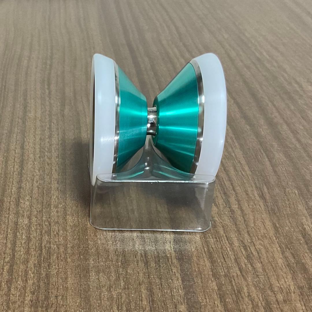 コントラスト　ヨーヨー