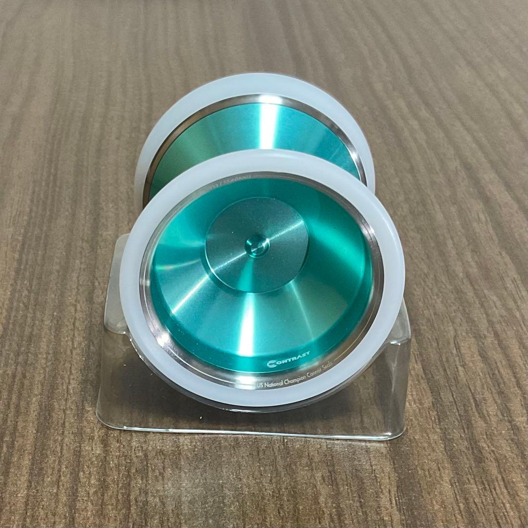 コントラスト　ヨーヨー