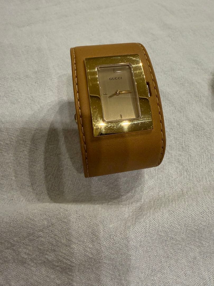 GUCCI 腕時計 ベージュレザー