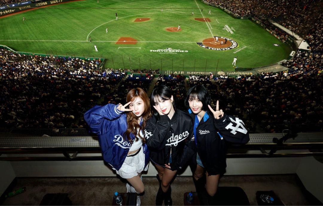 限定即完売 MLBドジャース バーシティジャケット ブルー サナ着用