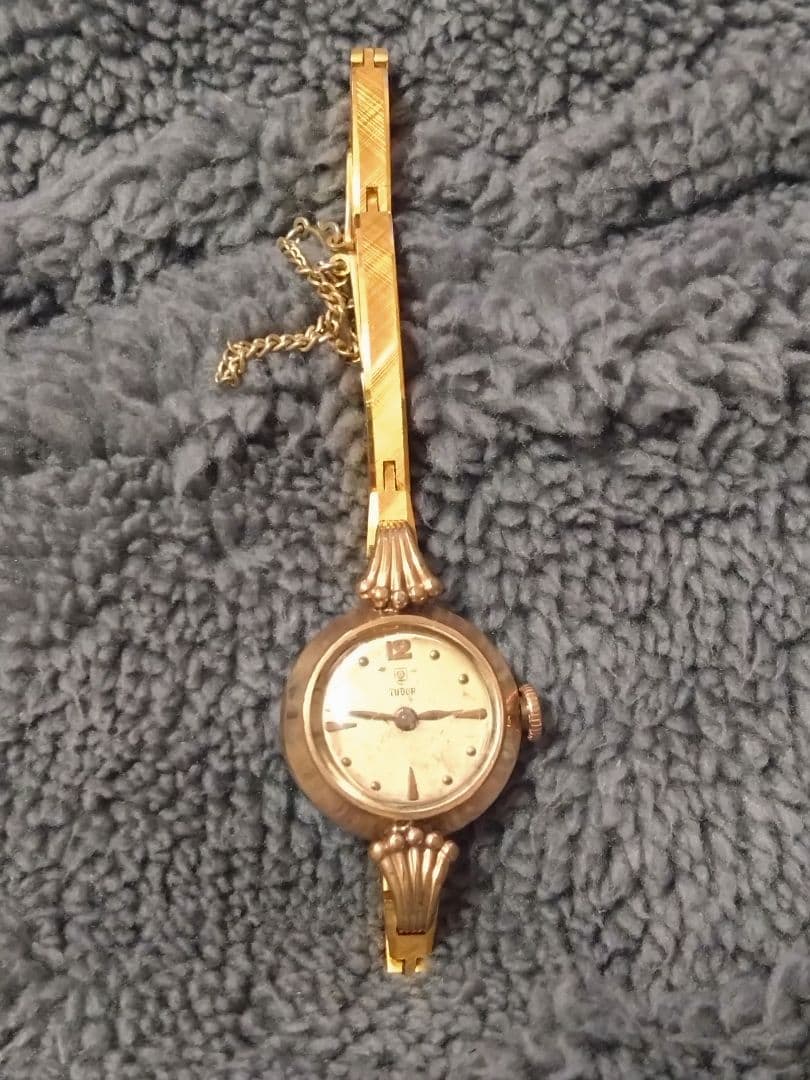 手巻き時計 ゴールド クラシックデザイン