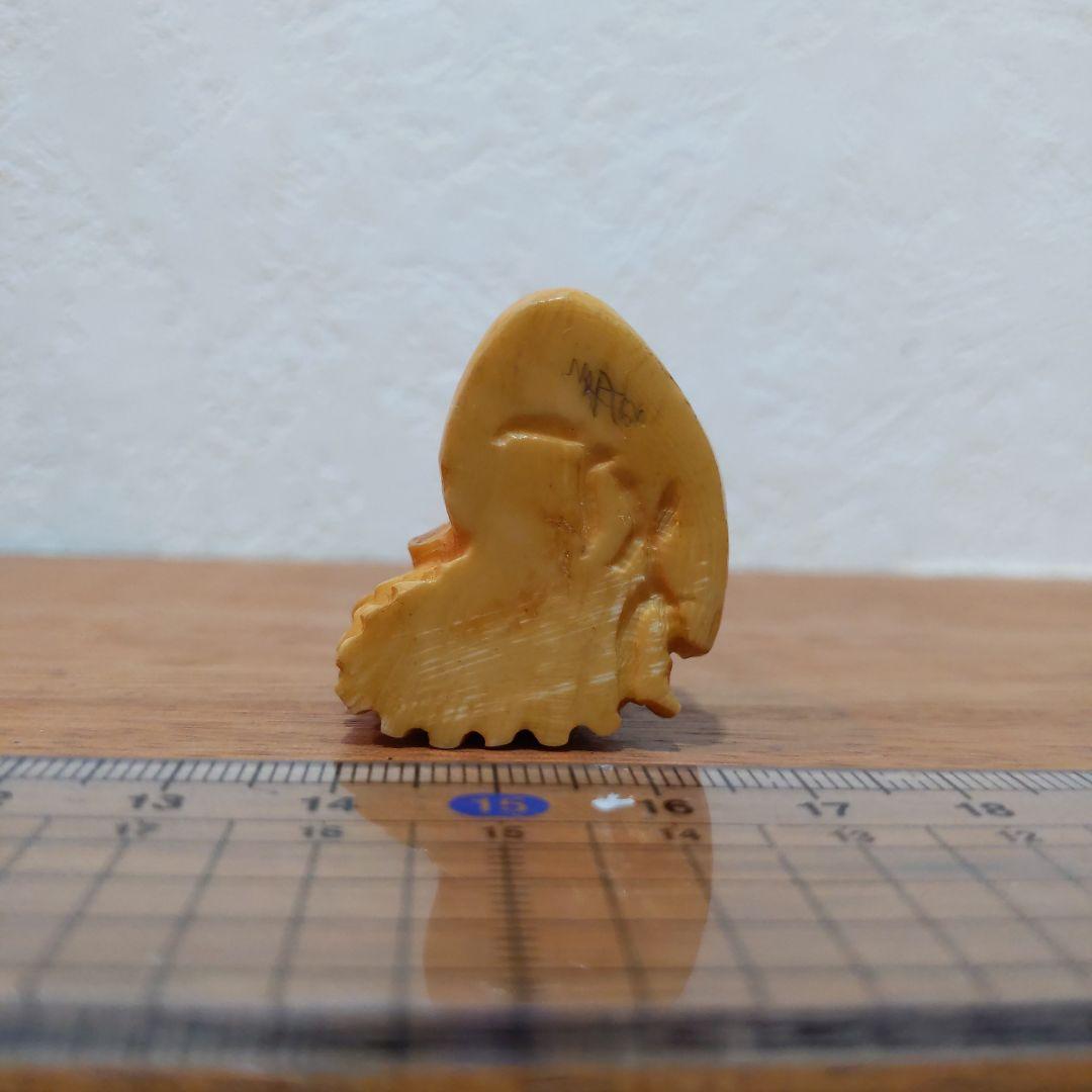 時代提物 人物根付 天然素材 在銘【江戸 薪売り人】高さ約3.5m 重さ約19ｇ