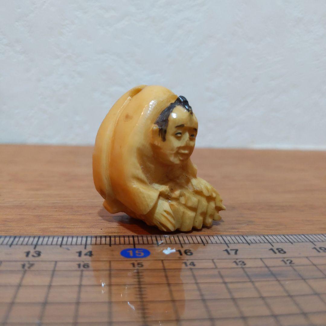 時代提物 人物根付 天然素材 在銘【江戸 薪売り人】高さ約3.5m 重さ約19ｇ