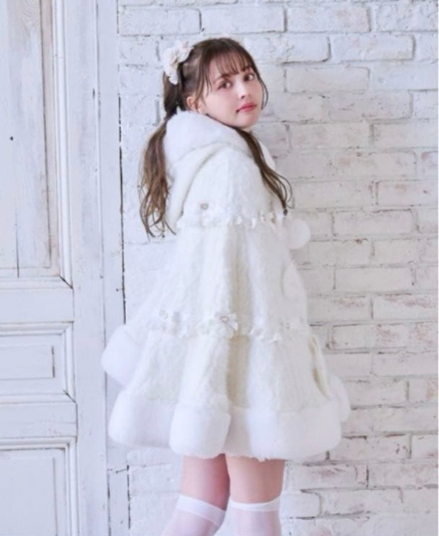 LIZ LISA リズリサ　ミルフィーユレースポンチョ　ホワイト　新品タグ付き