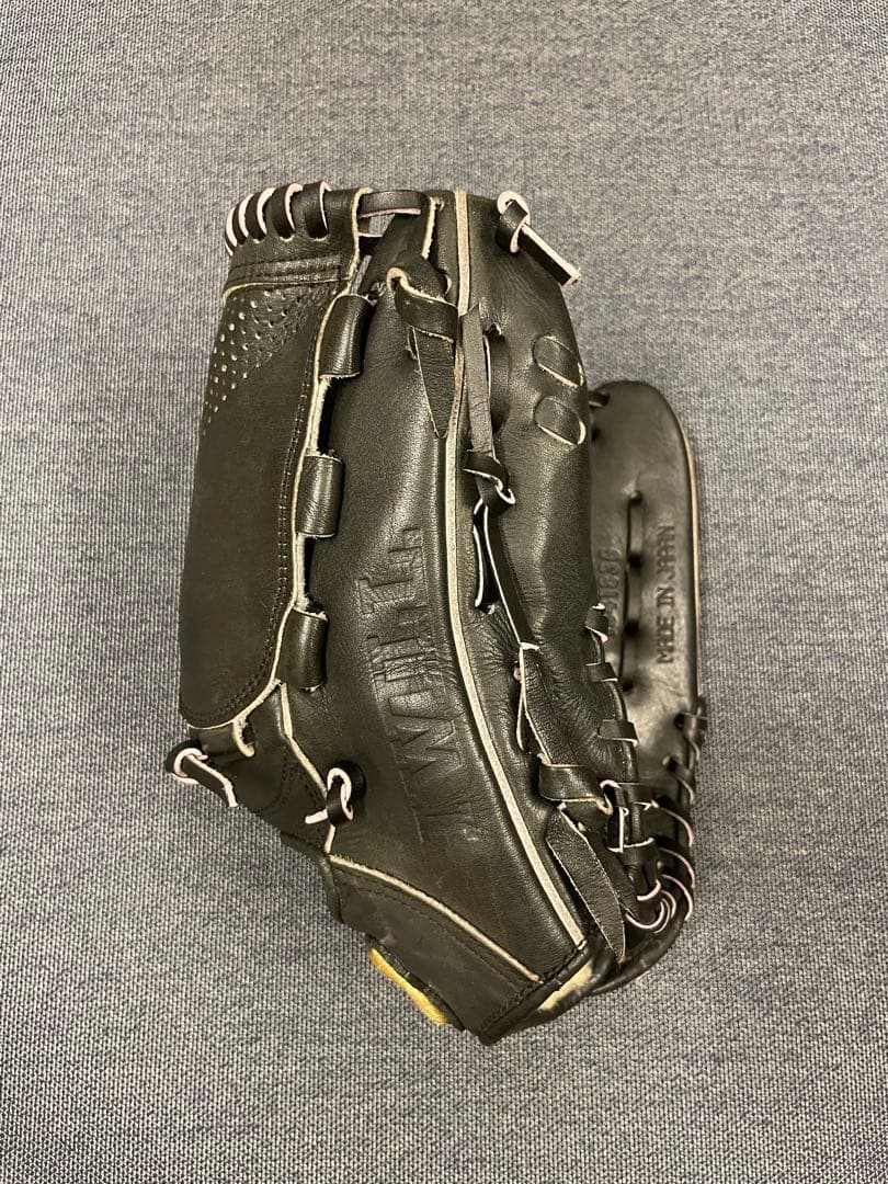 希少！　アンダーアーマー　野球 硬式グローブ 一般用　大人　右投げ　グラブ