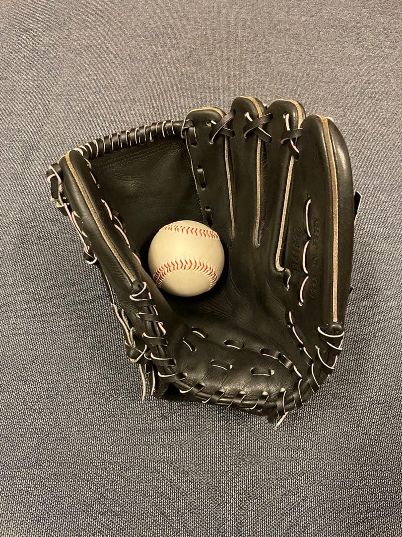 希少！　アンダーアーマー　野球 硬式グローブ 一般用　大人　右投げ　グラブ