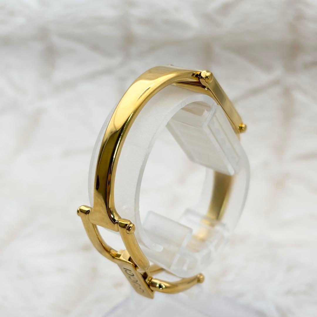 新品電池✨ GUCCI 1500 シェル文字盤 ゴールド