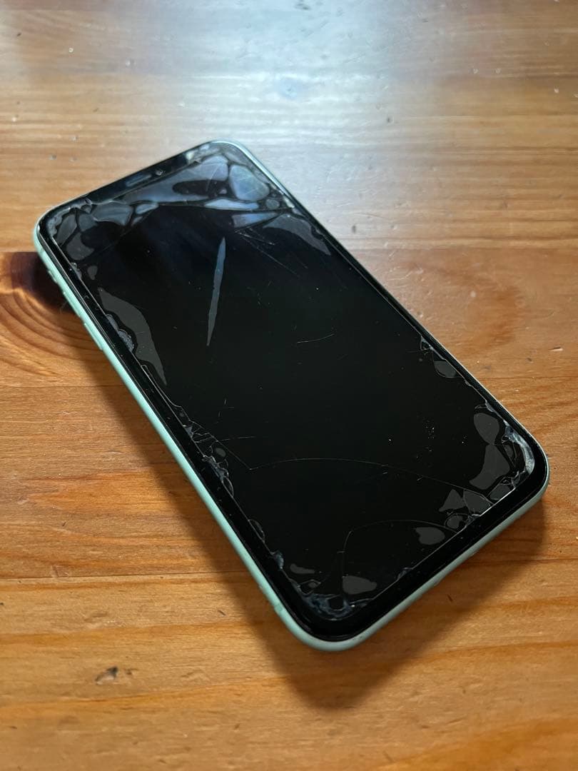 iPhone 11 容量不明　初期化済 ジャンク扱い