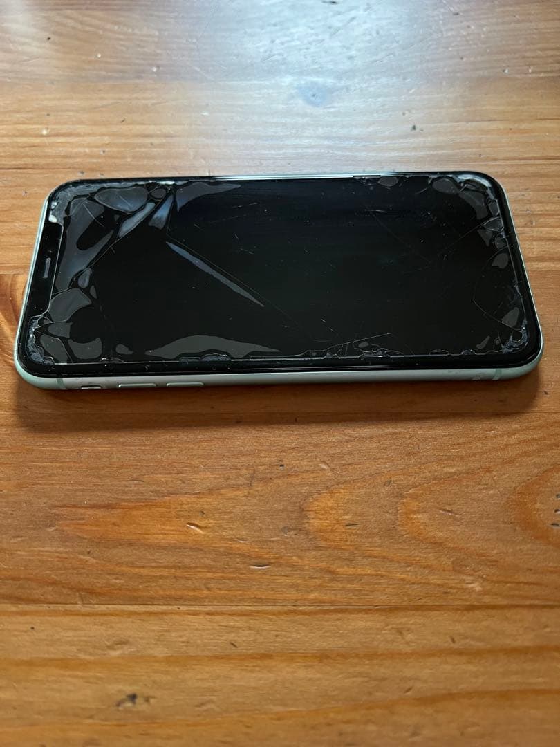 iPhone 11 容量不明　初期化済 ジャンク扱い