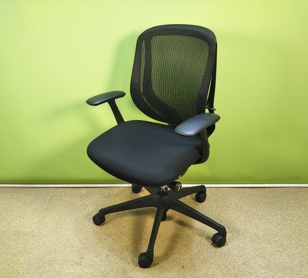 ax　オカムラ　シルフィーチェア　ローバック　固定肘　前傾機能　メッシュ　中古品