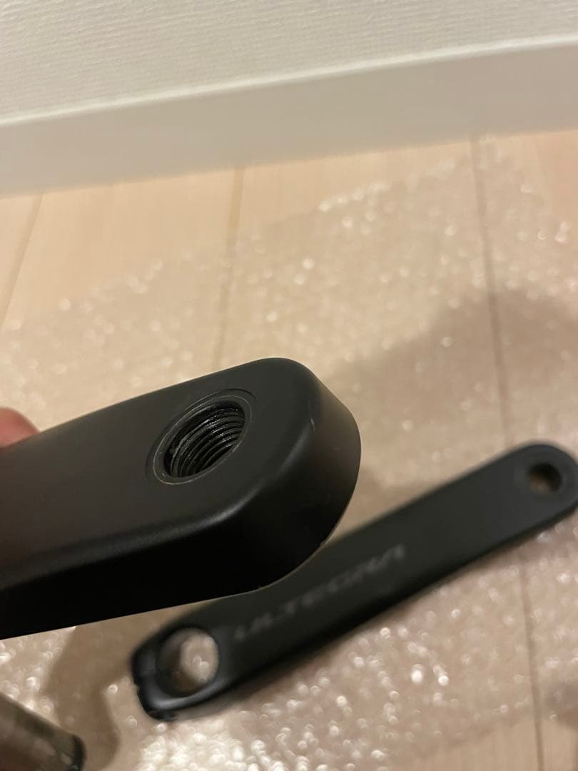 ULTEGRA クランクアーム ブラック　8100