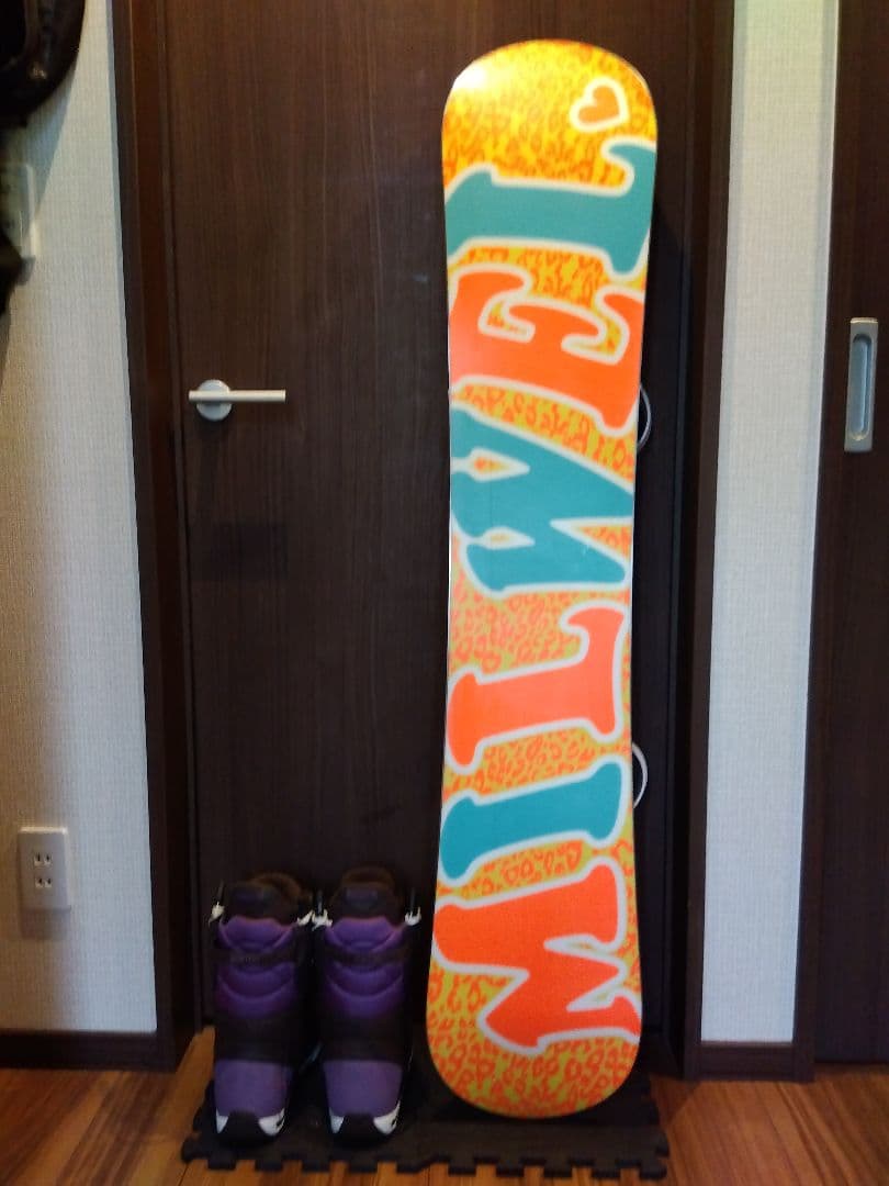 【3点セット 送料込み】IGNIO 145 レディース 豪華スノーボードセット！