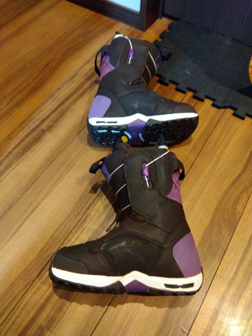 【3点セット 送料込み】IGNIO 145 レディース 豪華スノーボードセット！