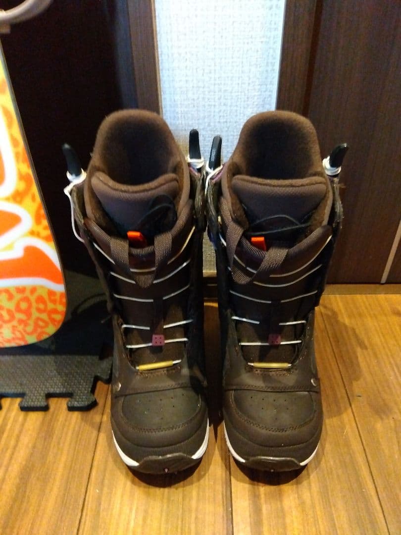 【3点セット 送料込み】IGNIO 145 レディース 豪華スノーボードセット！