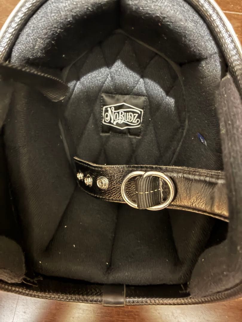 nobudz ヘルメット　白ラメ　銀縁