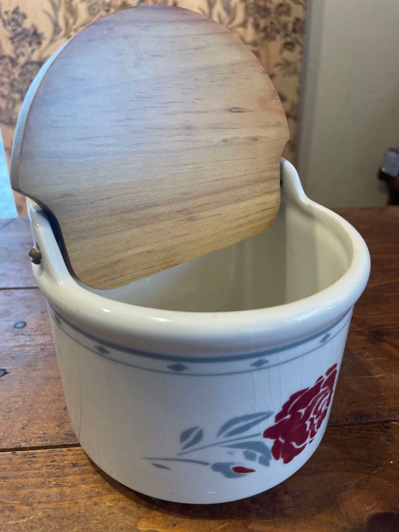 コントワールドファミーユ セル缶とツール立て