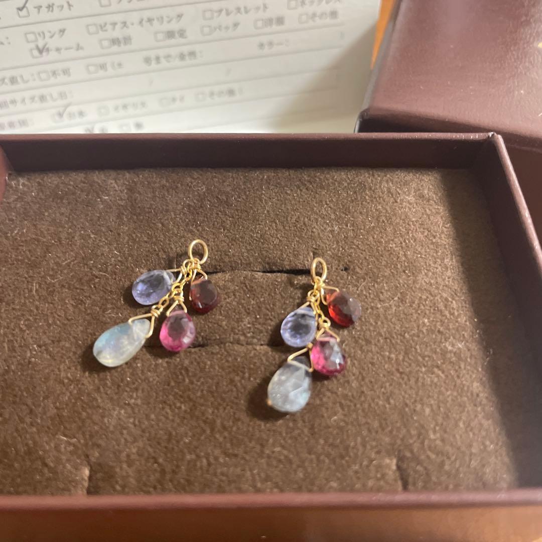 新品 アガット agete チャーム　アイオライト　ガーネット ラブラドライト