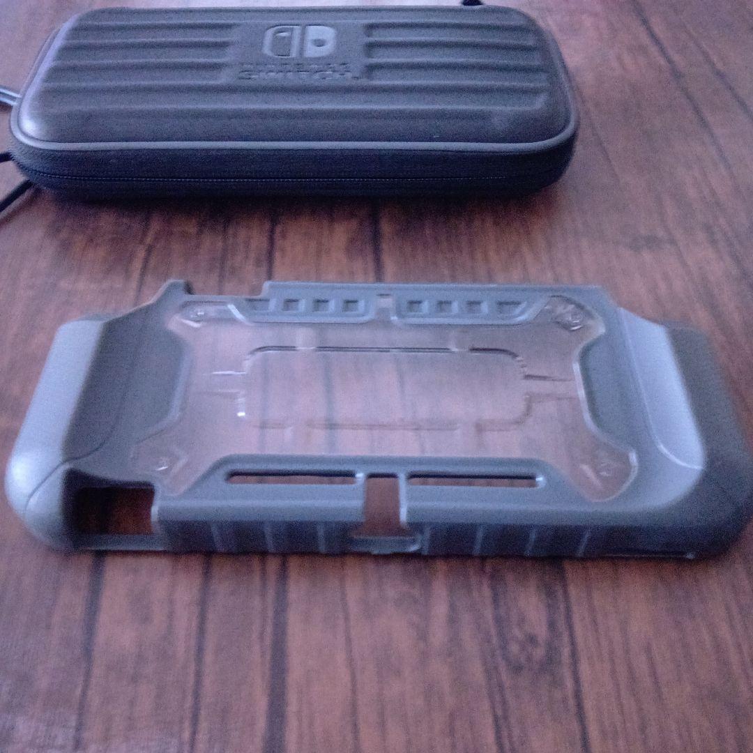 【値下げ中】Nintendo Switch Lite ハードケース＆ケース付