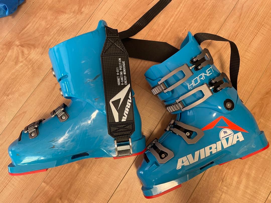 年末値下げアビリーバー　スキー用ブーツ 青/黒 収納袋付き　インソールなし
