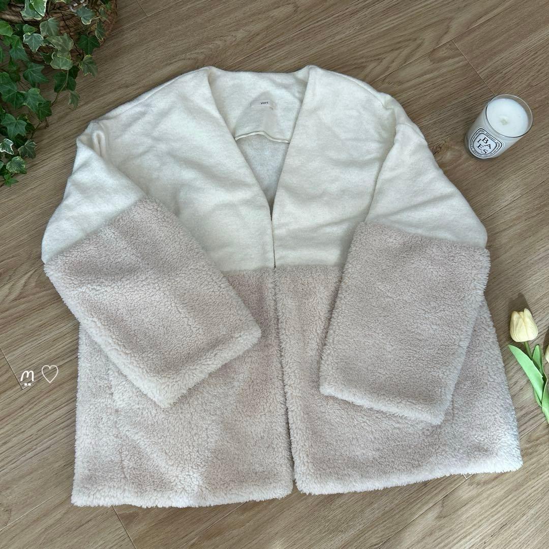 yoriヨリ　Vネックファーショートコート　Fフリーサイズ　ホワイト　ボア切替