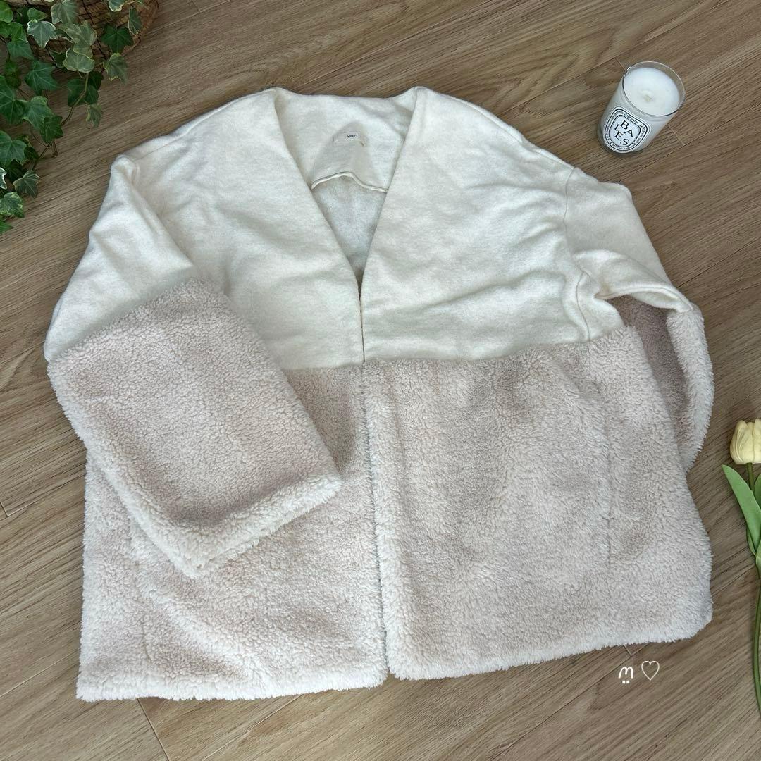 yoriヨリ　Vネックファーショートコート　Fフリーサイズ　ホワイト　ボア切替