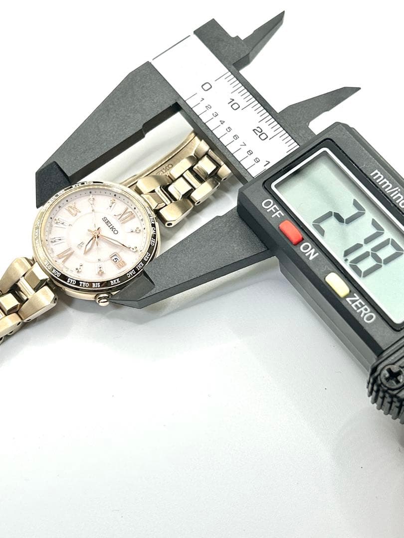 SEIKO LUKIA レディース時計1B35-0AF0 ソーラー　watch