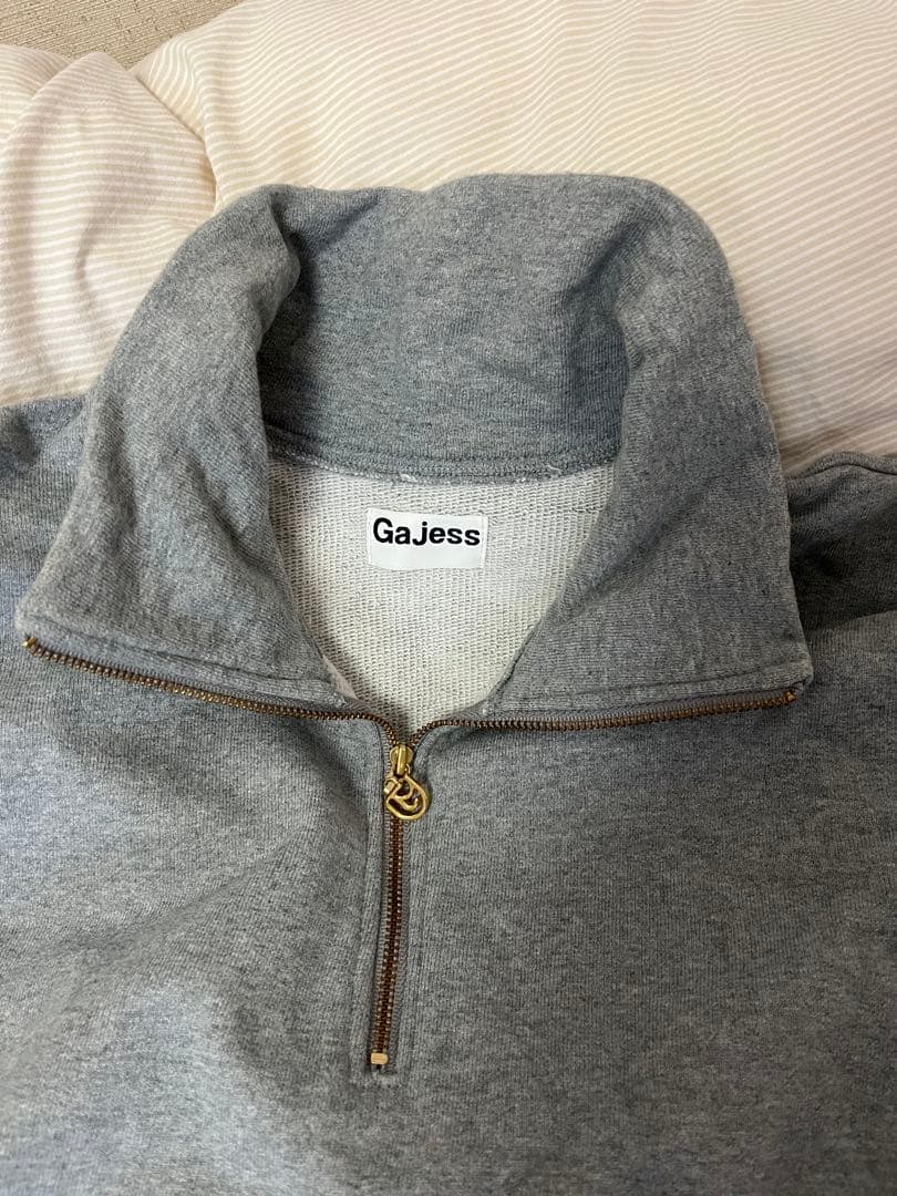 Gajess Charm Sweatshirt グレー