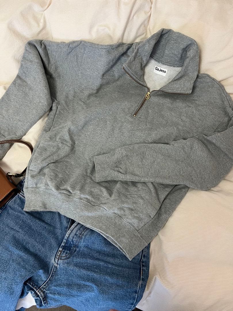 Gajess Charm Sweatshirt グレー