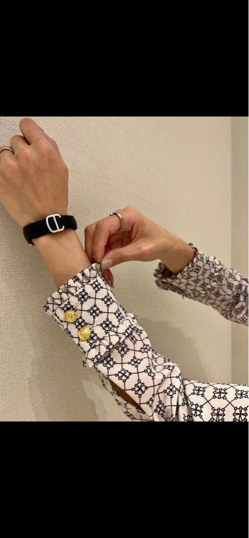 幾何学模様ボタン付きシャツワンピース