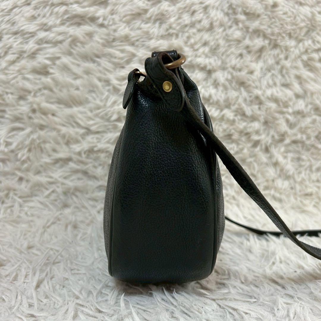 イルビゾンテ ショルダーバッグ ハーフムーン 三日月 レザー ブラック