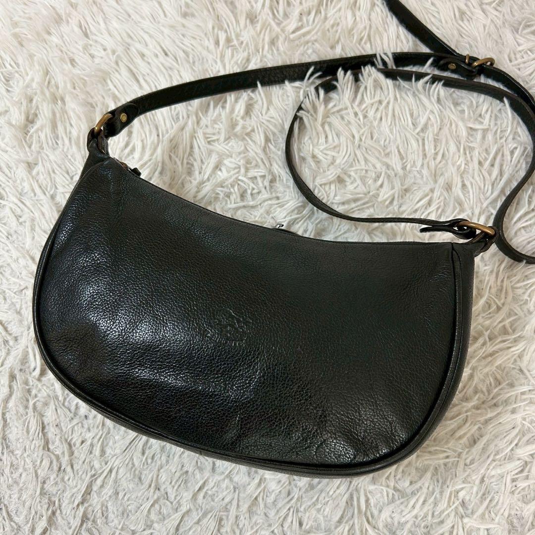 イルビゾンテ ショルダーバッグ ハーフムーン 三日月 レザー ブラック