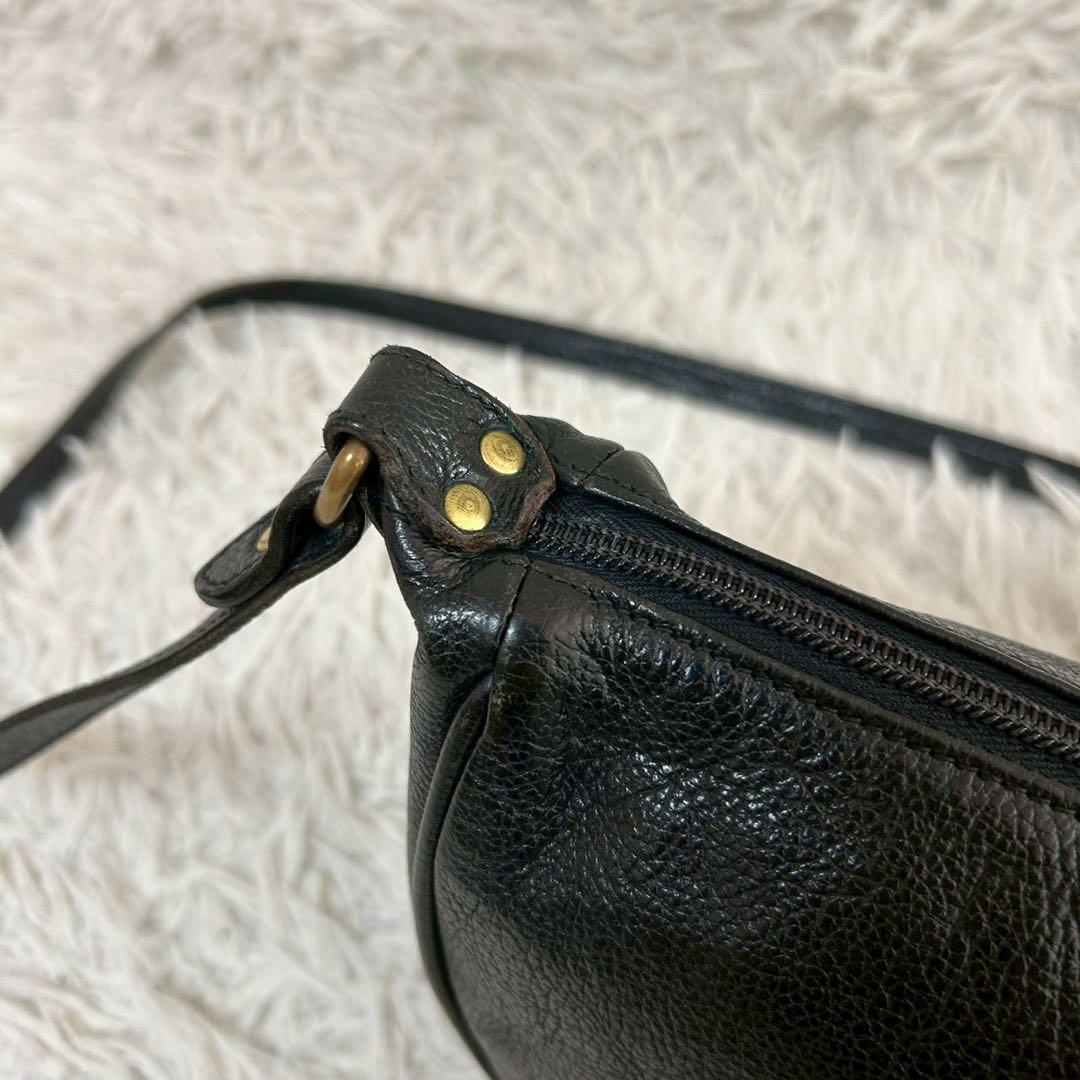 イルビゾンテ ショルダーバッグ ハーフムーン 三日月 レザー ブラック