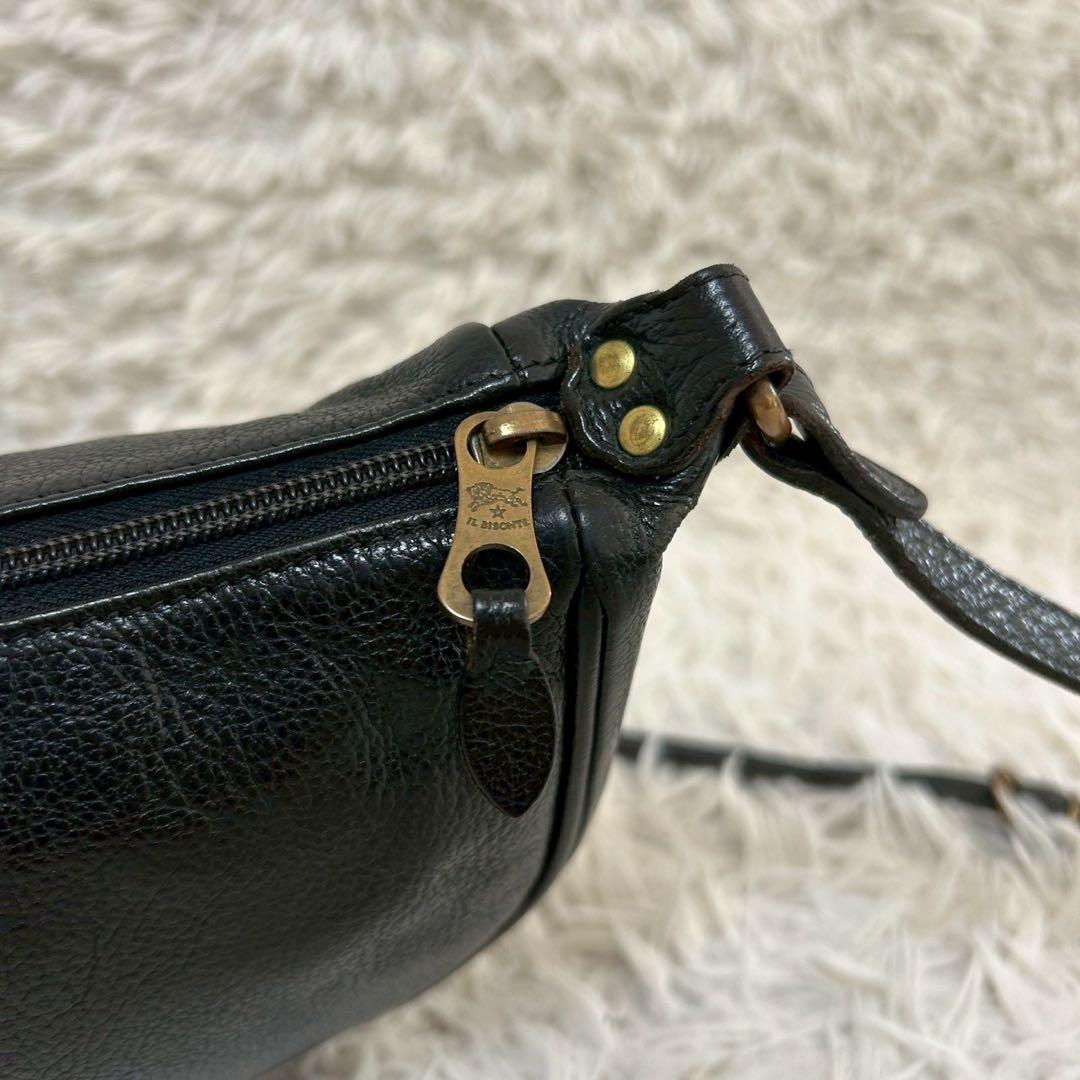 イルビゾンテ ショルダーバッグ ハーフムーン 三日月 レザー ブラック