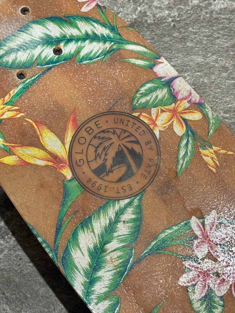 GLOBE フラワー柄 スケートボード