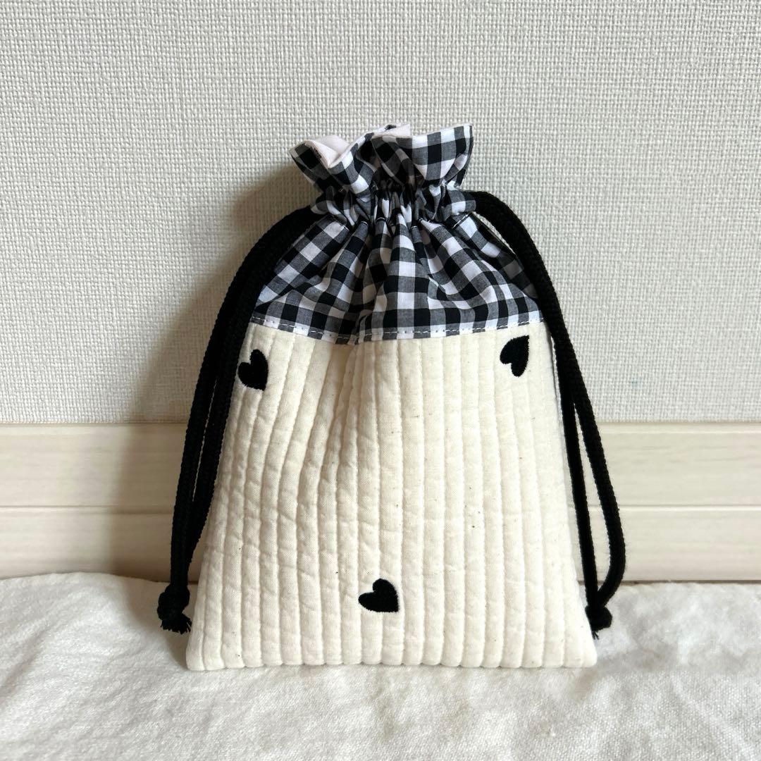 メー❤︎翌日発送！圧縮梱包！　【白地黒ハートヌビ×黒チェック】　女の子