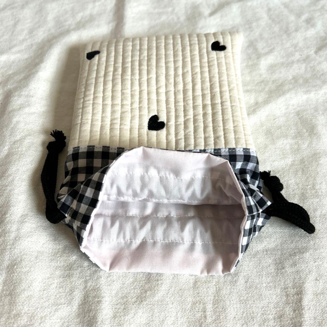 メー❤︎翌日発送！圧縮梱包！　【白地黒ハートヌビ×黒チェック】　女の子