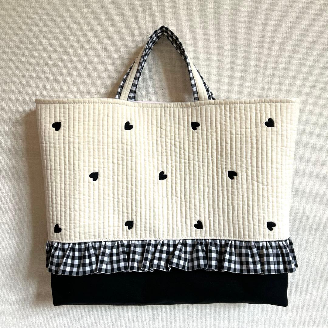 メー❤︎翌日発送！圧縮梱包！　【白地黒ハートヌビ×黒チェック】　女の子