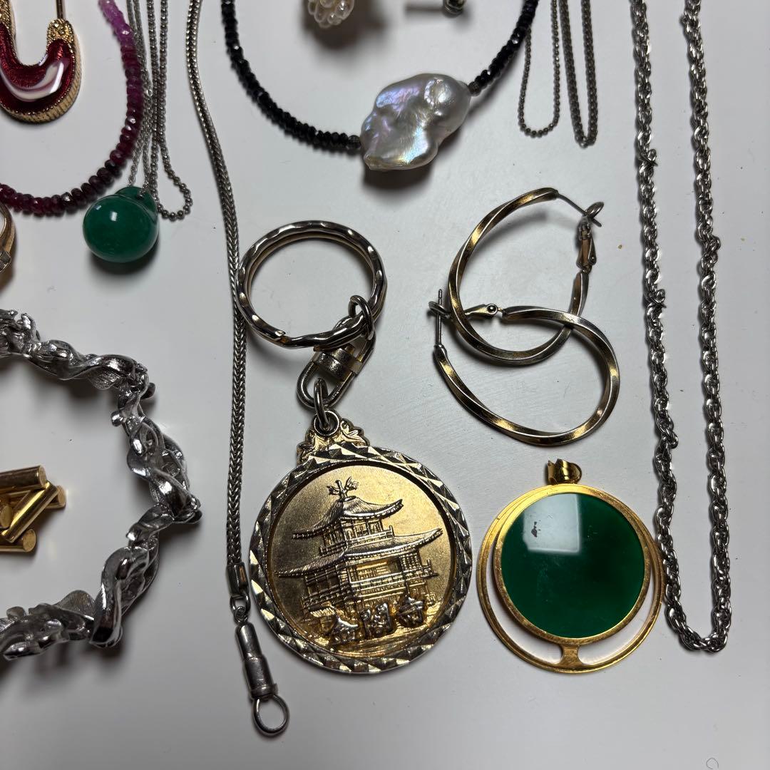 アクセサリーまとめ　ネックレス　指輪　ブローチ　イミテーション