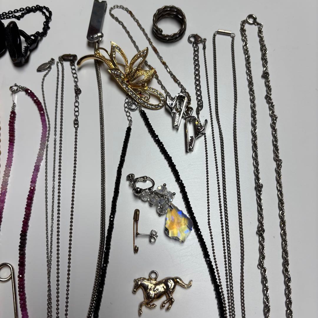 アクセサリーまとめ　ネックレス　指輪　ブローチ　イミテーション