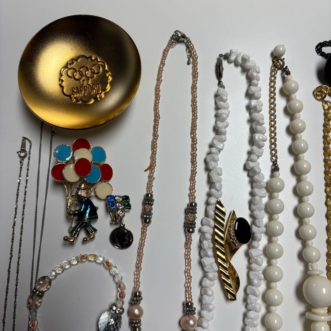 アクセサリーまとめ　ネックレス　指輪　ブローチ　イミテーション