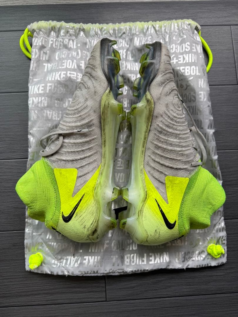 ナイキ ファントム ルナ2 エリート FG ハイカット サッカースパイク