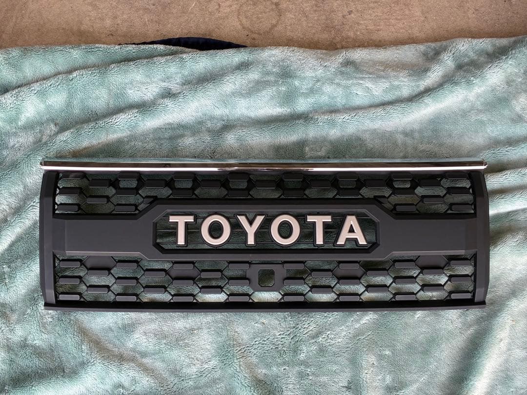 TRJ150 プラド　社外　TOYOTA フロント　グリル