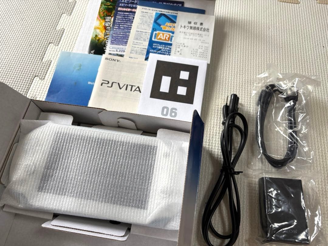 美品PSVITA PCH-2000 LightBlue＆White