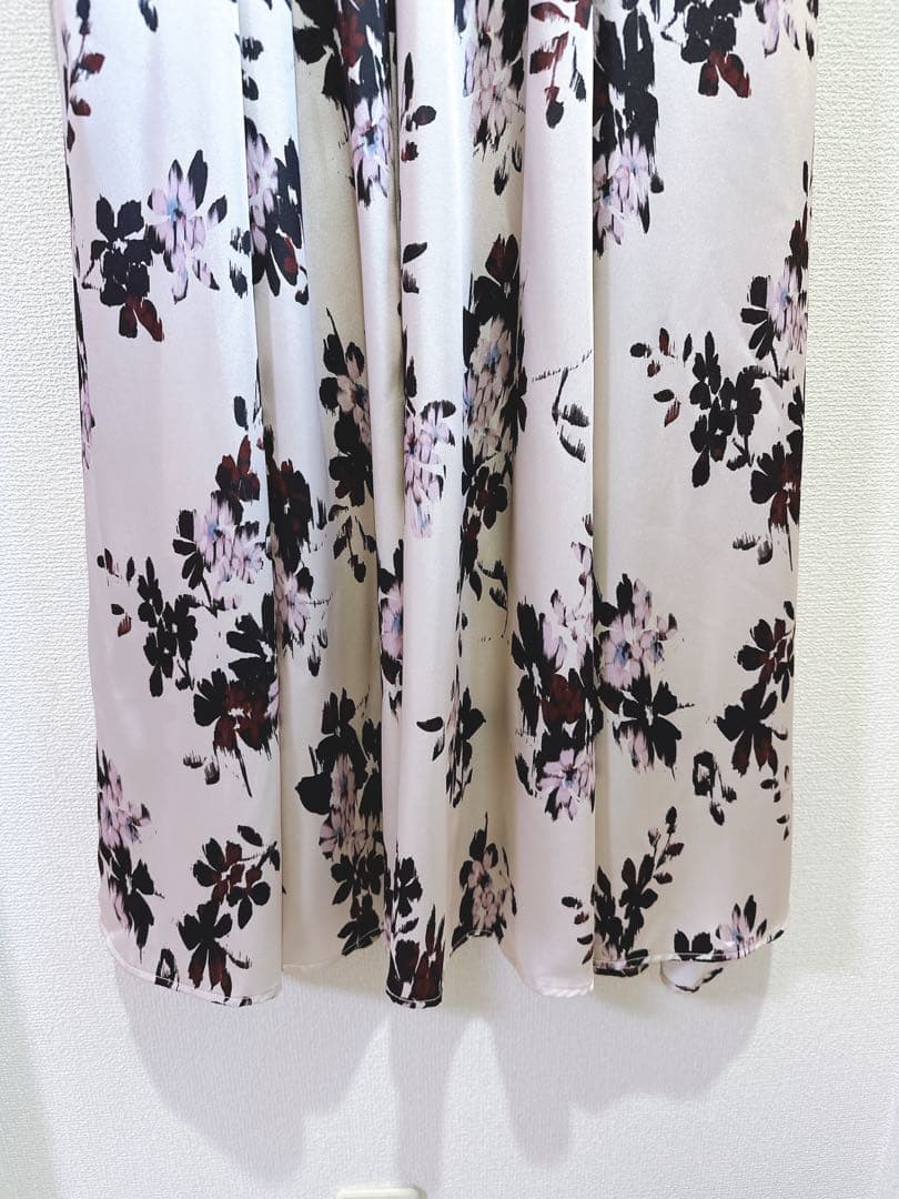 ワンピース herlipto Muse Floral Cut-Out Dress