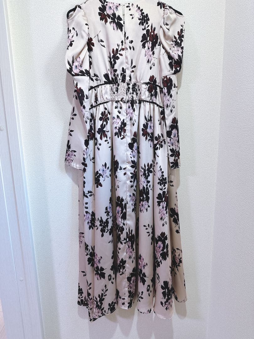 ワンピース herlipto Muse Floral Cut-Out Dress