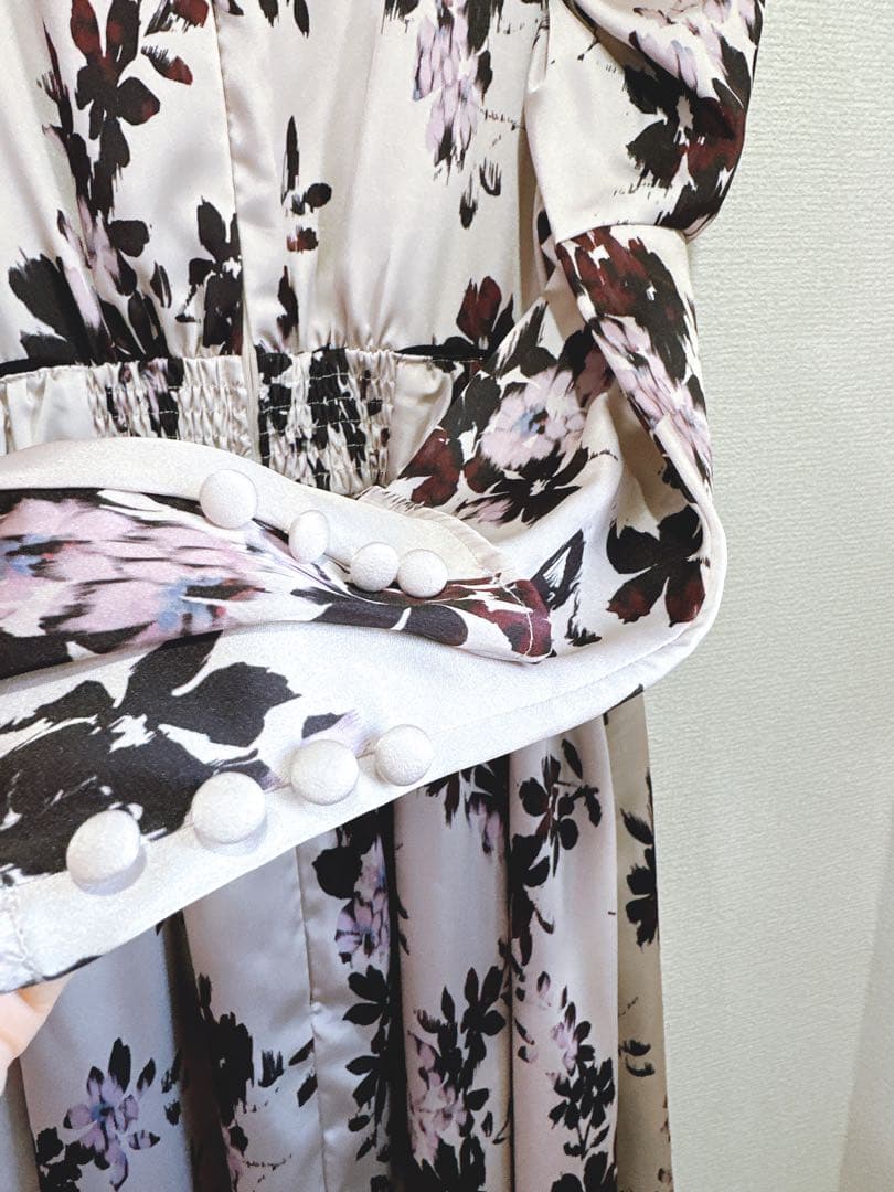 ワンピース herlipto Muse Floral Cut-Out Dress